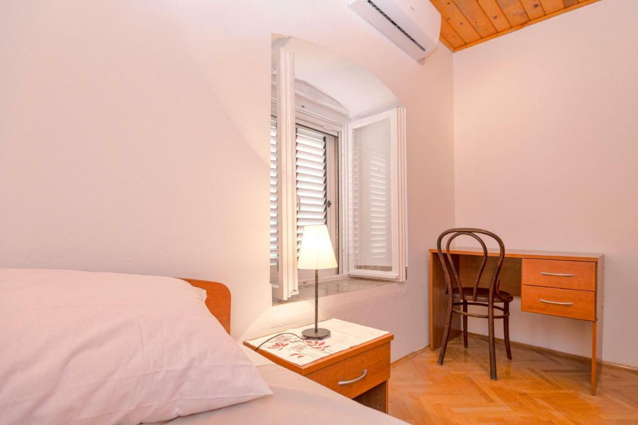 Apartment Mediteran Stari Grad  Εξωτερικό φωτογραφία