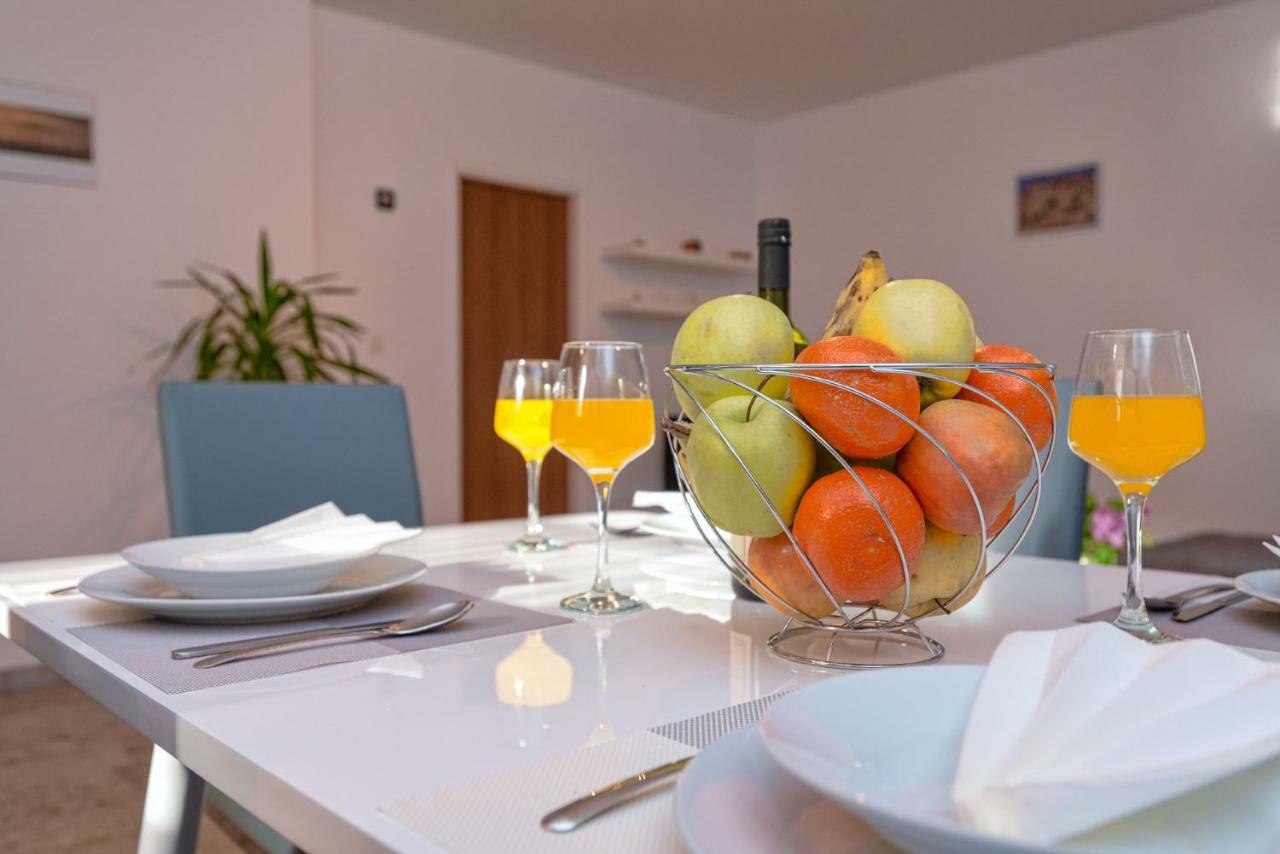 Apartment Mediteran Stari Grad  Εξωτερικό φωτογραφία